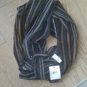 Calvin Klein 100% Polyester Scarf NWT